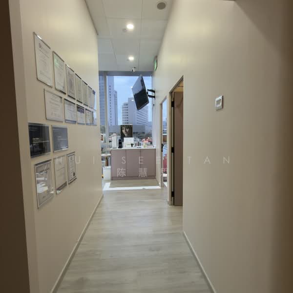 SBF Center, 160 Robinson Road, 1,216 sqft, Medical For Rent, by Hui See Tan 陈慧思, 500136029 - Corridor - CommercialGuru.com.sg