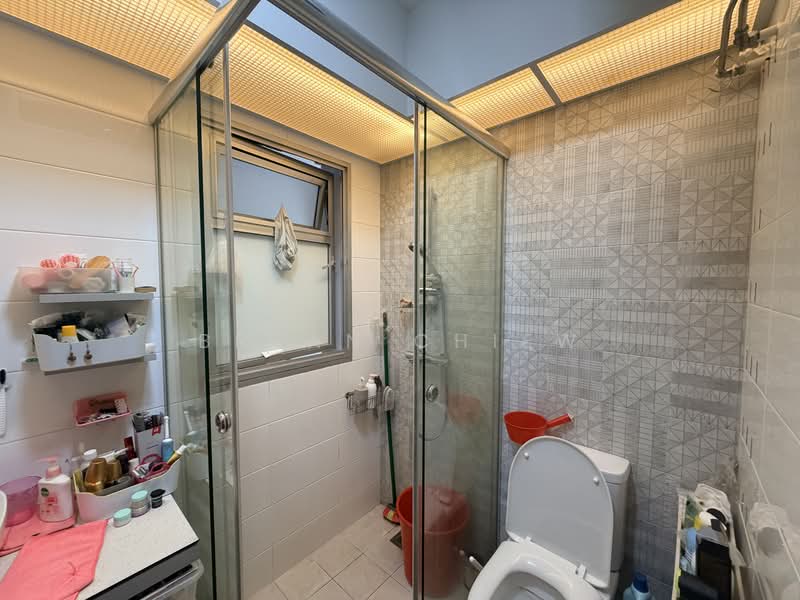 442A Bukit Batok West Avenue 8, 442A Bukit Batok West Avenue 8, 3 Bedrooms, 1,206 sqft, HDB Flat For Sale, by Bryan Chiew, 500136035 - Bathroom - PropertyGuru.com.sg