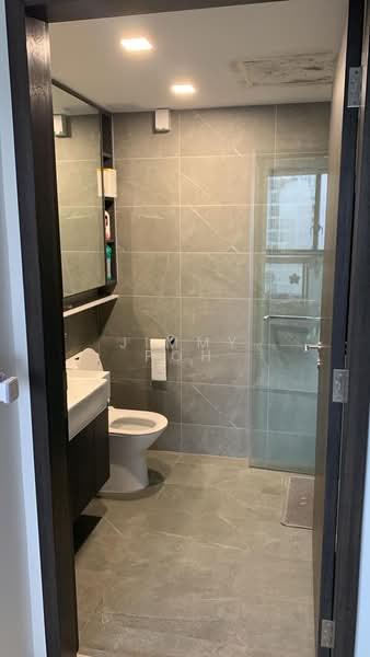 Riverfront Residences, 55 Hougang Avenue 7, 2 Bedrooms, 721 sqft, Condominium For Rent, by Jimmy Poh, 500136040 - Bathroom - PropertyGuru.com.sg