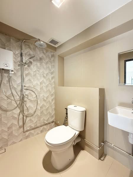 386 Tampines Street 32, 386 Tampines Street 32, Room Rental, 190 sqft, HDB Flat For Rent, by Fariz Rashid, 500136060 - Bathroom - PropertyGuru.com.sg