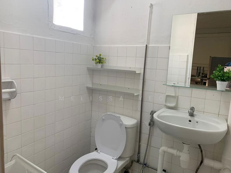 163 Ang Mo Kio Avenue 4, 163 Ang Mo Kio Avenue 4, Ang Mo Kio / Bishan / Thomson, Room Rental, 200 sqft, HDB Flat For Rent, by Melissa Yeo, 500136062 - Bathroom - PropertyGuru.com.sg