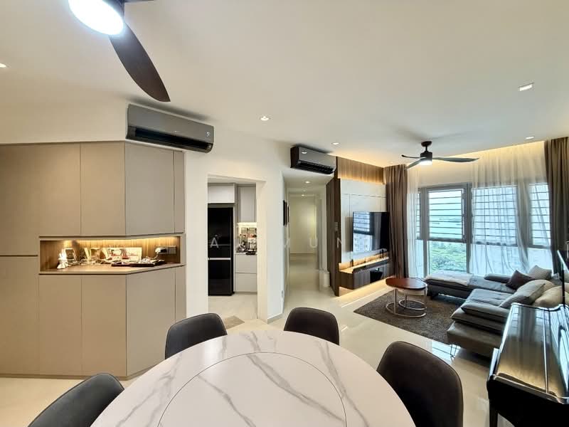 The Bayshore, 30 Bayshore Road, 3 Bedrooms, 1,227 sqft, Condominium For Sale, by Fai Muni, 500136084 - Living Room - PropertyGuru.com.sg