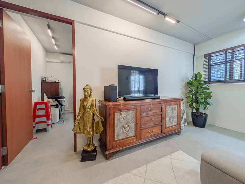 42 Telok Blangah Rise, 42 Telok Blangah Rise, 2 Bedrooms, 753 sqft, HDB Flat For Sale, by Michael Lee, 500136104 - Living Room - PropertyGuru.com.sg