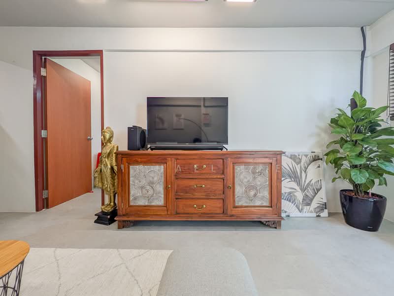 42 Telok Blangah Rise, 42 Telok Blangah Rise, 2 Bedrooms, 753 sqft, HDB Flat For Sale, by Michael Lee, 500136104 - Living Room - PropertyGuru.com.sg
