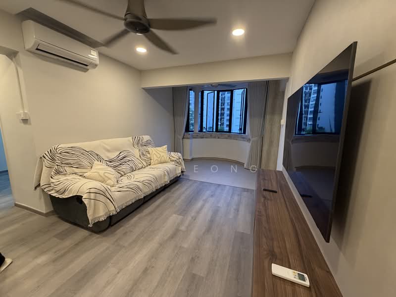 374 Tampines Street 34, 374 Tampines Street 34, Room Rental, 120 sqft, HDB Flat For Rent, by SJ Leong, 500136106 - Living Room - PropertyGuru.com.sg