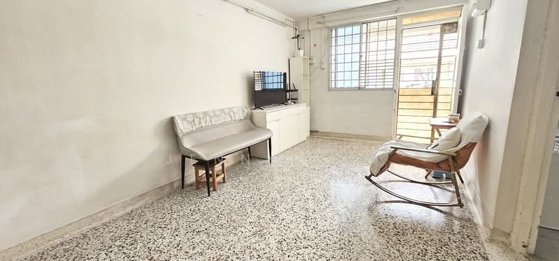 167 Stirling Road, 167 Stirling Road, 2 Bedrooms, 645 sqft, HDB Flat For Sale, by Jenny Lum, 500136113 - Living Room - PropertyGuru.com.sg