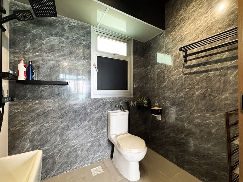 421C Northshore Drive, 421C Northshore Drive, 2 Bedrooms, 731 sqft, HDB Flat For Sale, by Amir Amzar, 500136119 - Bathroom - PropertyGuru.com.sg