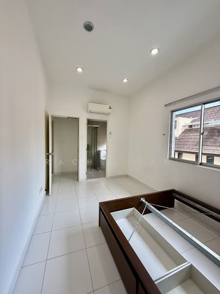 HUA GUAN 1KM MGS & PEI HWA Near KAP MRT, , 5 Bedrooms, 2,260 sqft, Semi-Detached House For Sale, by Rachel Tan, 500136122 - Bedroom - PropertyGuru.com.sg