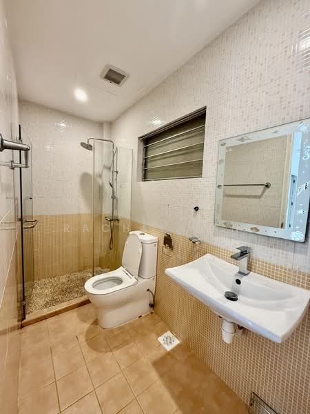 HUA GUAN 1KM MGS & PEI HWA Near KAP MRT, , 5 Bedrooms, 2,260 sqft, Semi-Detached House For Sale, by Rachel Tan, 500136122 - Bathroom - PropertyGuru.com.sg