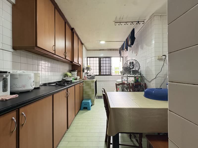144 Bedok Reservoir Road, 144 Bedok Reservoir Road, 2 Bedrooms, 688 sqft, HDB Flat For Sale, by Peck Chai Ping, 500136136 - Kitchen - PropertyGuru.com.sg