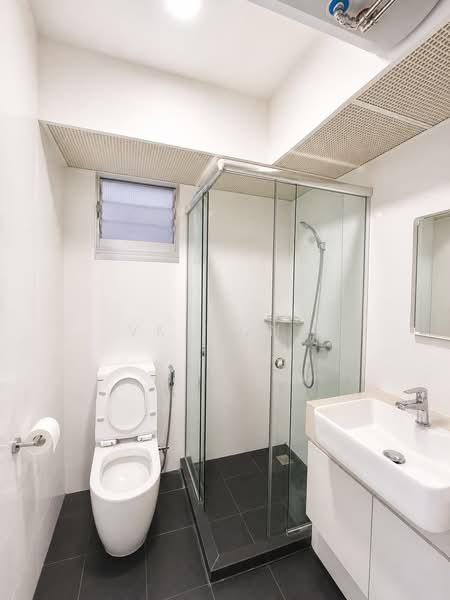 994C Buangkok Link, 994C Buangkok Link, 3 Bedrooms, 1,001 sqft, HDB Flat For Sale, by VK Wong, 500136138 - Bathroom - PropertyGuru.com.sg