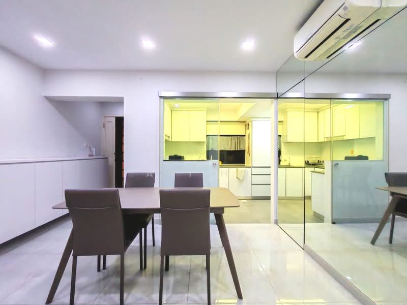 Westcove Condo, 10 West Coast Crescent, 2 Bedrooms, 1,098 sqft, Condominium For Sale, by Amy Ho, 500136144 - Dining Room - PropertyGuru.com.sg