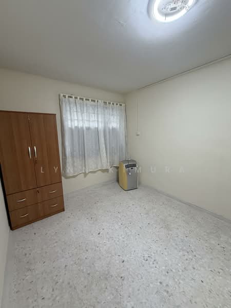 470 Ang Mo Kio Avenue 10, 470 Ang Mo Kio Avenue 10, 3 Bedrooms, 990 sqft, HDB Flat For Sale, by Lynn Kimura, 500136157 - Bedroom 2 - PropertyGuru.com.sg
