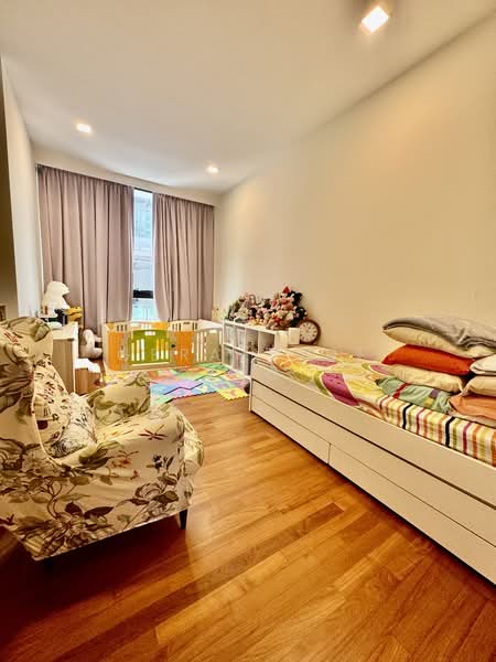 Tampines road, , 6 Bedrooms, 3,915 sqft, Terraced House For Sale, by Geraldine Ang, 500136160 - Bedroom - PropertyGuru.com.sg
