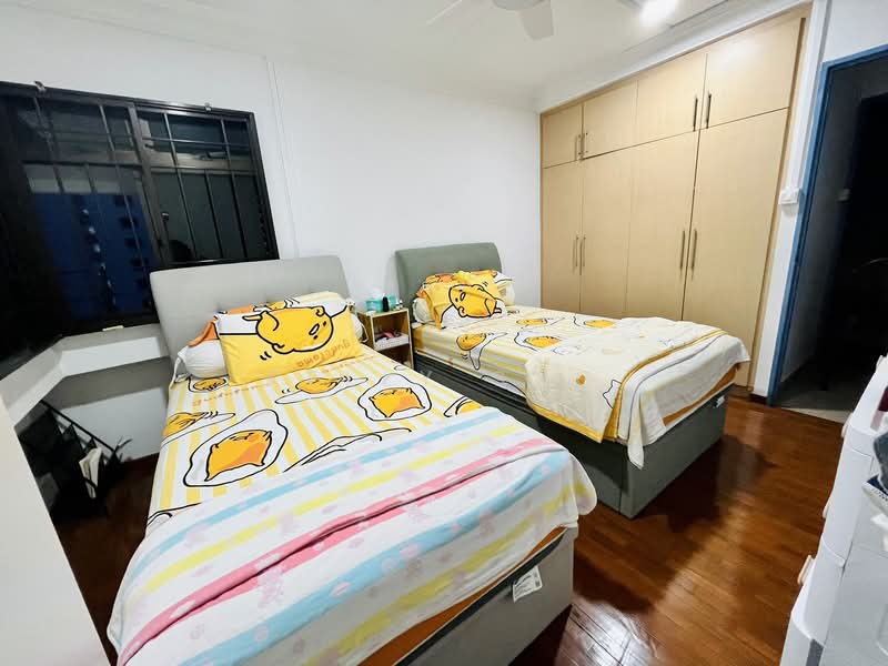 142 Lorong 2 Toa Payoh, 142 Lorong 2 Toa Payoh, 2 Bedrooms, 1,237 sqft, HDB Flat For Rent, by Kelly Sng, 500136166 - Bedroom - PropertyGuru.com.sg