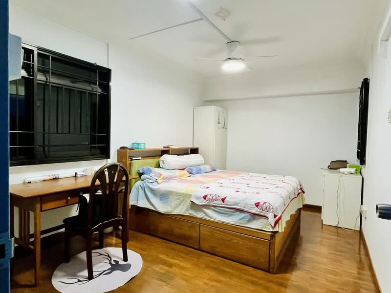 142 Lorong 2 Toa Payoh, 142 Lorong 2 Toa Payoh, 2 Bedrooms, 1,237 sqft, HDB Flat For Rent, by Kelly Sng, 500136166 - Bedroom - PropertyGuru.com.sg