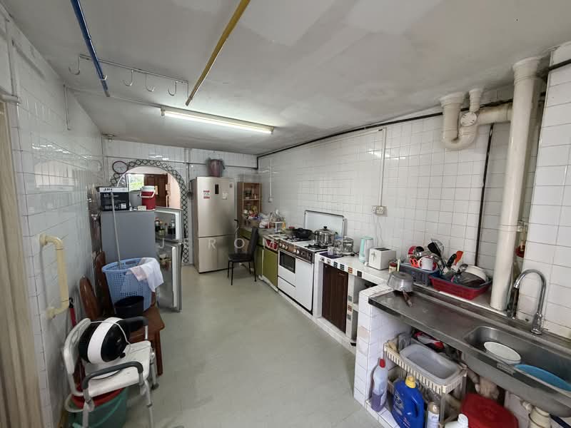 44 Bedok South Road, 44 Bedok South Road, 3 Bedrooms, 904 sqft, HDB Flat For Sale, by Jerome Tee, 500136169 - Kitchen - PropertyGuru.com.sg