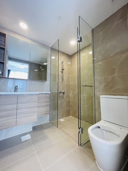 Treasure at Tampines, 57 Tampines Lane, 2 Bedrooms, 678 sqft, Condominium For Sale, by William Lim, 500136172 - Bathroom - PropertyGuru.com.sg