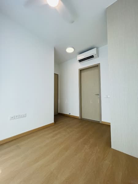 Treasure at Tampines, 57 Tampines Lane, 2 Bedrooms, 678 sqft, Condominium For Sale, by William Lim, 500136172 - Interior - PropertyGuru.com.sg