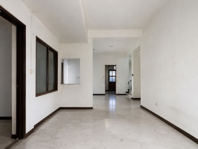 CHEAP Freehold Semi Detached at Jln Remis East Coast, Sennett Ave, 5 Bedrooms, 3,100 sqft, Semi-Detached House For Sale, by Amber Li, 500136179 - Interior - PropertyGuru.com.sg