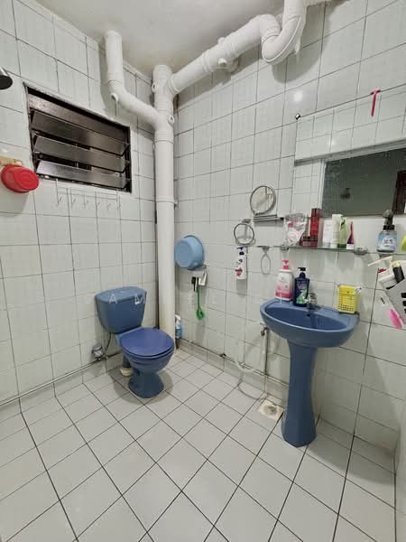 532 Woodlands Drive 14, 532 Woodlands Drive 14, 3 Bedrooms, 1,323 sqft, HDB Flat For Sale, by Samuel Sim, 500136197 - Bathroom - PropertyGuru.com.sg