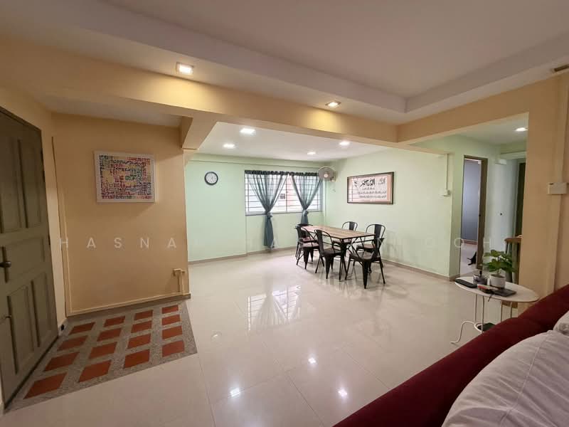 815 Tampines Avenue 4, 815 Tampines Avenue 4, 3 Bedrooms, 1,302 sqft, HDB Flat For Sale, by Hasnah Hassan Goh, 500136215 - Living Room - PropertyGuru.com.sg