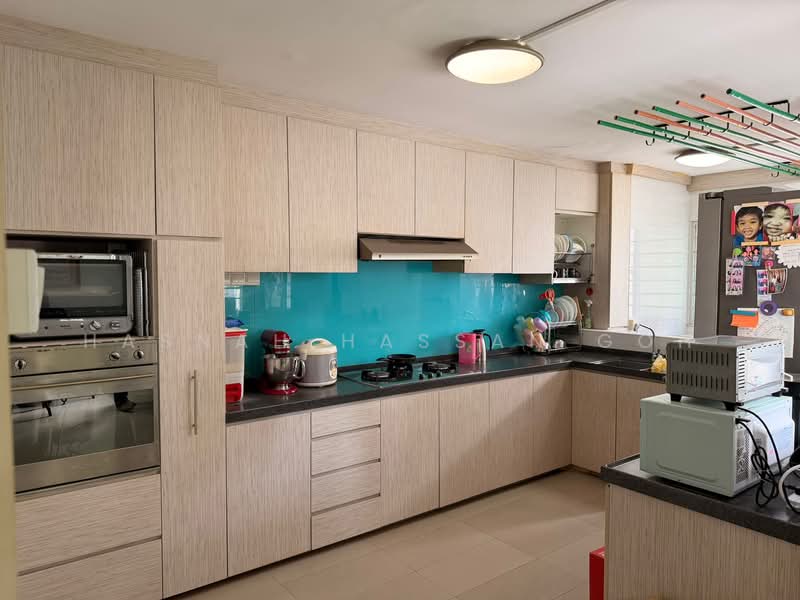 815 Tampines Avenue 4, 815 Tampines Avenue 4, 3 Bedrooms, 1,302 sqft, HDB Flat For Sale, by Hasnah Hassan Goh, 500136215 - Kitchen - PropertyGuru.com.sg