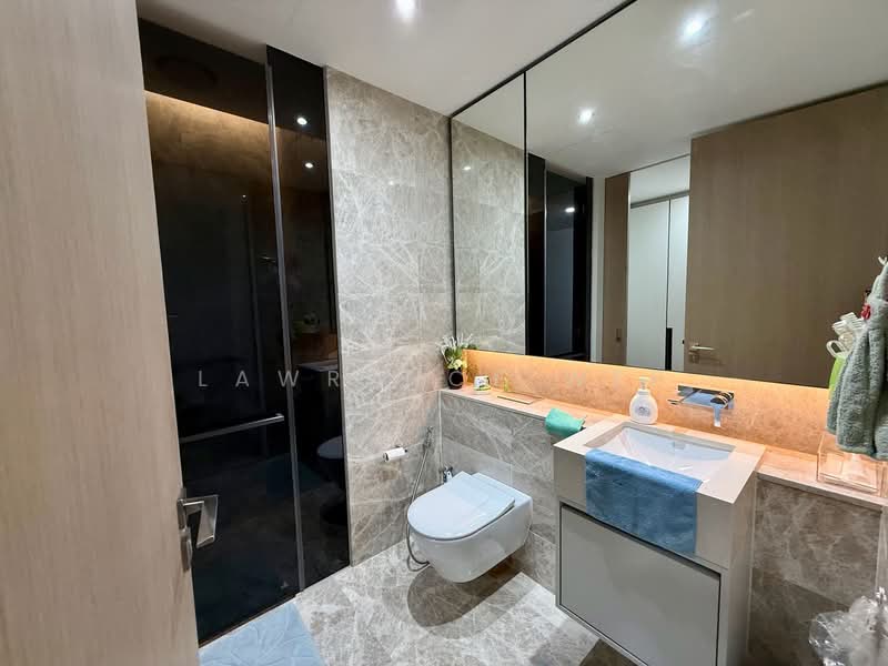 Amber Park, 18 Amber Gardens, 6 Bedrooms, 4,392 sqft, Condominium For Sale, by Lawrence Wee, 500136236 - Bathroom - PropertyGuru.com.sg