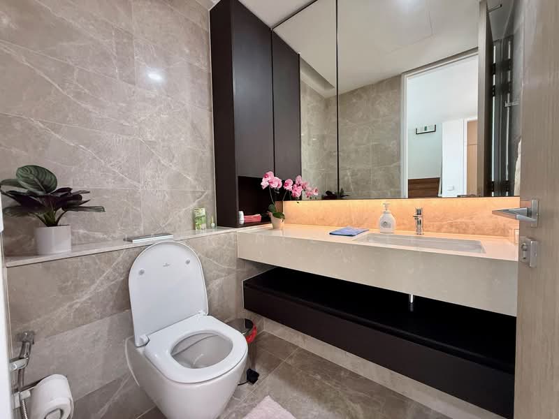 Amber Park, 18 Amber Gardens, 6 Bedrooms, 4,392 sqft, Condominium For Sale, by Lawrence Wee, 500136236 - Bathroom - PropertyGuru.com.sg