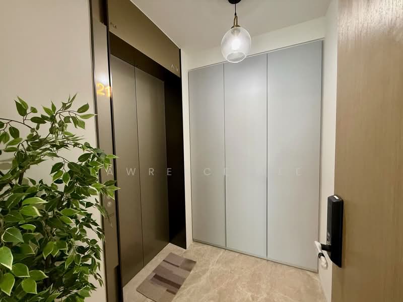 Amber Park, 18 Amber Gardens, 6 Bedrooms, 4,392 sqft, Condominium For Sale, by Lawrence Wee, 500136236 - Entrance - PropertyGuru.com.sg