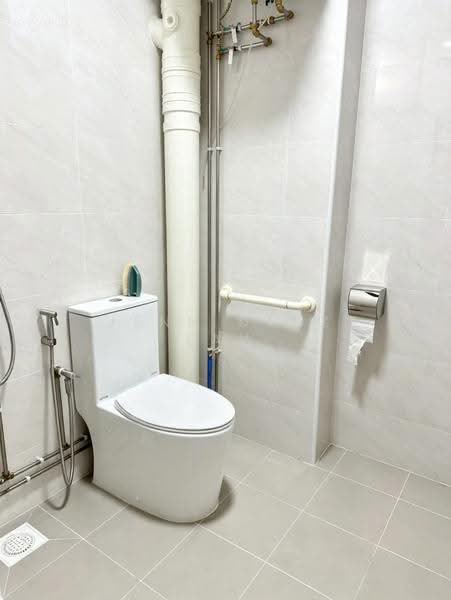 614 Ang Mo Kio Avenue 4, 614 Ang Mo Kio Avenue 4, Ang Mo Kio / Bishan / Thomson, Room Rental, 150 sqft, HDB Flat For Rent, by Jenn Denz Law, 500136242 - Bathroom - PropertyGuru.com.sg