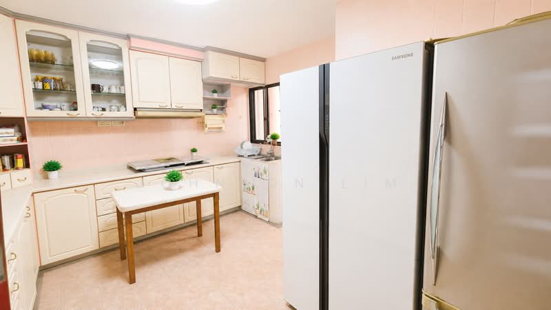 614 Ang Mo Kio Avenue 4, 614 Ang Mo Kio Avenue 4, Room Rental, 150 sqft, HDB Flat For Rent, by Johnson Lim, 500136247 - Kitchen - PropertyGuru.com.sg