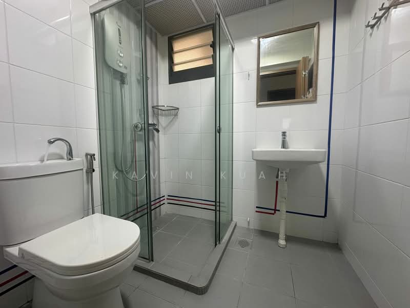 464B Clementi Avenue 1, 464B Clementi Avenue 1, 2 Bedrooms, 764 sqft, HDB Flat For Sale, by Kavin Kuah, 500136253 - Bathroom - PropertyGuru.com.sg