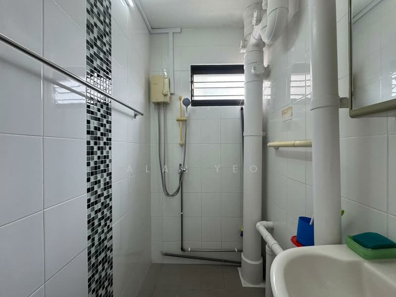 41 Bedok South Road, 41 Bedok South Road, 3 Bedrooms, 904 sqft, HDB Flat For Sale, by Alan Yeo, 500136264 - Bathroom - PropertyGuru.com.sg