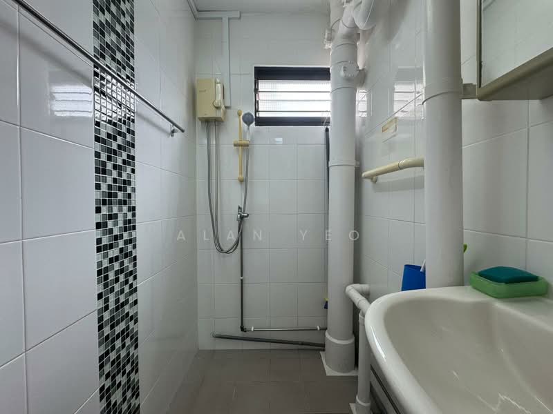 41 Bedok South Road, 41 Bedok South Road, 3 Bedrooms, 904 sqft, HDB Flat For Sale, by Alan Yeo, 500136264 - Bathroom - PropertyGuru.com.sg