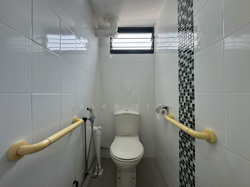 41 Bedok South Road, 41 Bedok South Road, 3 Bedrooms, 904 sqft, HDB Flat For Sale, by Alan Yeo, 500136264 - Bathroom - PropertyGuru.com.sg