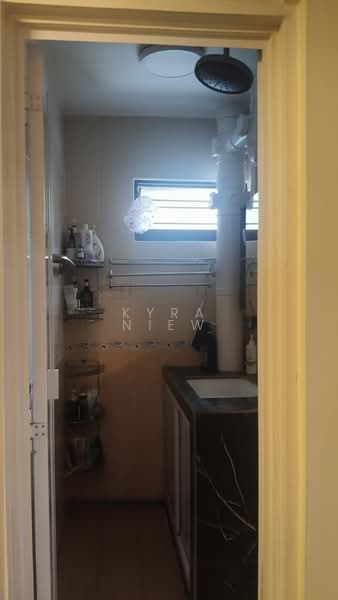 34 Bedok South Avenue 2, 34 Bedok South Avenue 2, Room Rental, 80 sqft, HDB Flat For Rent, by Kyra Niew, 500136272 - Bathroom - PropertyGuru.com.sg