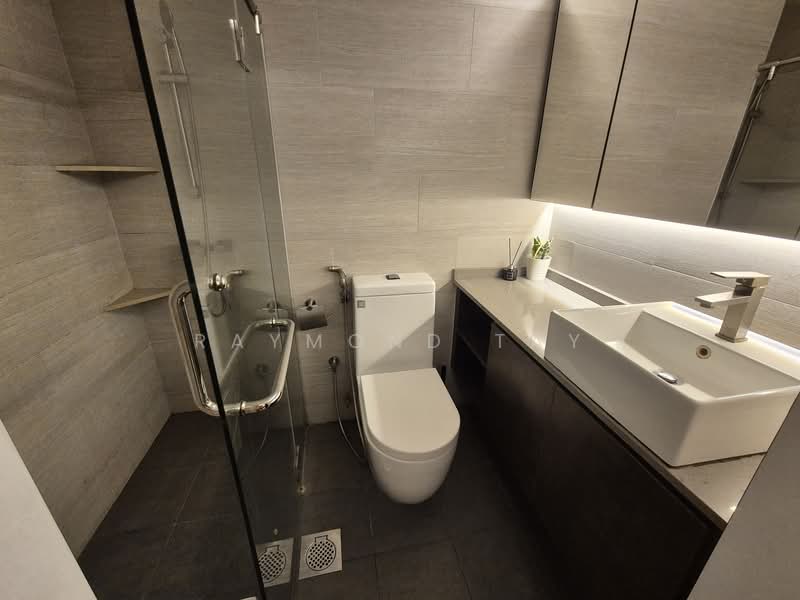 International Plaza, 10 Anson Road, Room Rental, 240 sqft, Apartment For Rent, by Raymond Tay, 500136278 - Bathroom - PropertyGuru.com.sg