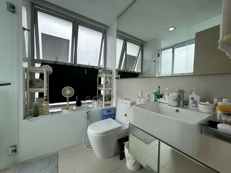 D'Pavilion, 801 Upper Serangoon Road, 4 Bedrooms, 1,948 sqft, Apartment For Rent, by Teo En Jia, 500136284 - Junior Master Bathroom - PropertyGuru.com.sg
