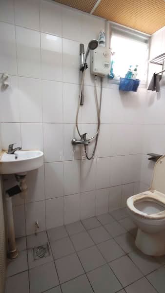 78 Dawson Road, 78 Dawson Road, Room Rental, 80 sqft, HDB Flat For Rent, by Kyra Niew, 500136286 - Bathroom - PropertyGuru.com.sg