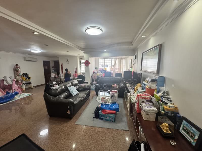 423 Canberra Road, 423 Canberra Road, 3 Bedrooms, 1,399 sqft, HDB Flat For Sale, by Wu QiuTing Felicia, 500136290 - Living Room - PropertyGuru.com.sg