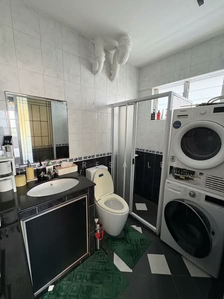 Lagoon View, 5000J Marine Parade Road, 3 Bedrooms, 1,400 sqft, Apartment For Rent, by Theresa Lee, 500136292 - Master Bathroom - PropertyGuru.com.sg