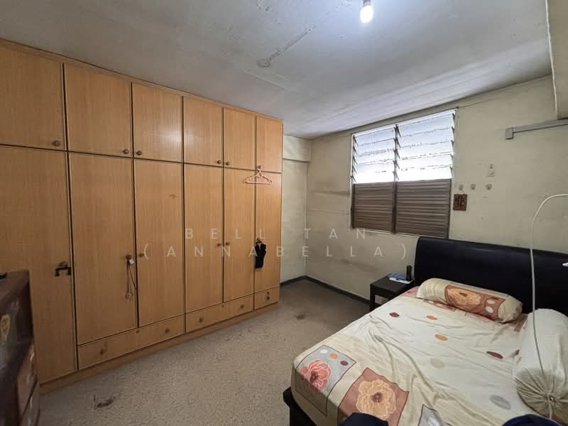 108 Lorong 1 Toa Payoh, 108 Lorong 1 Toa Payoh, 2 Bedrooms, 710 sqft, HDB Flat For Sale, by Bell Tan (Annabella), 500136303 - Bedroom - PropertyGuru.com.sg