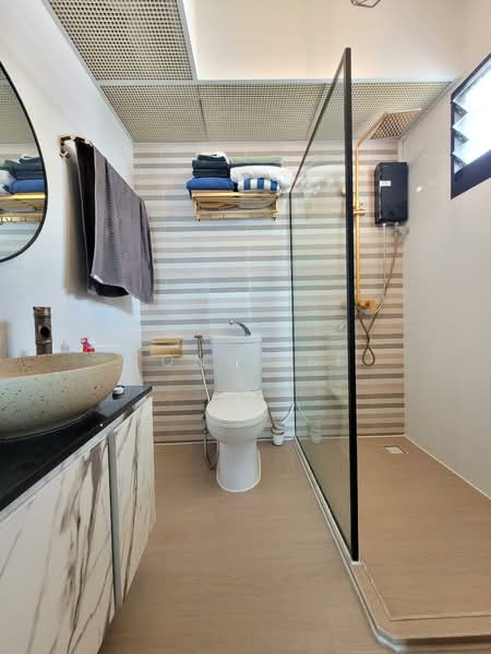 420A Northshore Drive, 420A Northshore Drive, 3 Bedrooms, 1,011 sqft, HDB Flat For Sale, by Tony Lee, 500136315 - Bathroom - PropertyGuru.com.sg