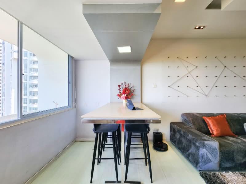 Peach Garden, 6 Peach Garden, 3 Bedrooms, 2,766 sqft, Apartment For Sale, by Paul Long, 500136329 - Living Room - PropertyGuru.com.sg