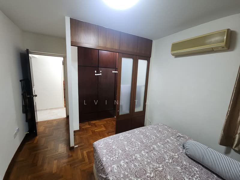 388 Bukit Batok West Avenue 5, 388 Bukit Batok West Avenue 5, 4 Bedrooms, 1,270 sqft, HDB Flat For Sale, by Alvin Tay, 500136330 - Bedroom - PropertyGuru.com.sg