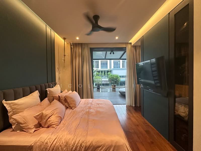 Luxus Hills, Luxus Hill Drive, 5 Bedrooms, 3,700 sqft, Terraced House For Sale, by Nicole Chia, 500136331 - Bedroom - PropertyGuru.com.sg