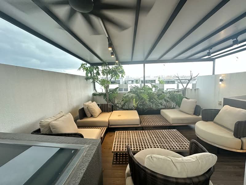 Luxus Hills, Luxus Hill Drive, 5 Bedrooms, 3,700 sqft, Terraced House For Sale, by Nicole Chia, 500136331 - Exterior - PropertyGuru.com.sg