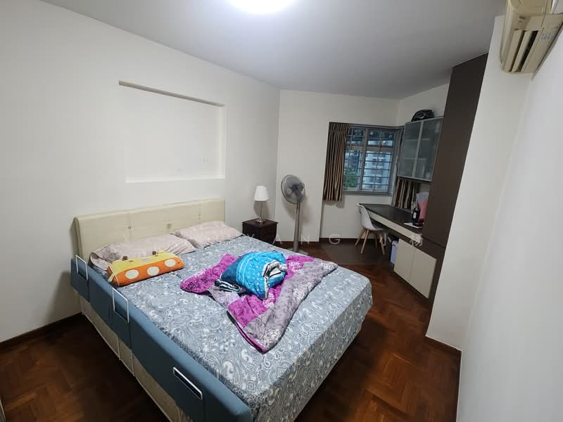 388 Bukit Batok West Avenue 5, 388 Bukit Batok West Avenue 5, 4 Bedrooms, 1,270 sqft, HDB Flat For Sale, by Xiao Yang 小杨, 500136333 - Bedroom - PropertyGuru.com.sg