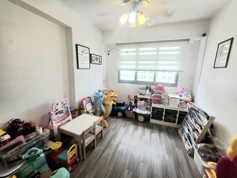 428A Yishun Avenue 11, 428A Yishun Avenue 11, 3 Bedrooms, 990 sqft, HDB Flat For Sale, by Faizal Rahim, 500136337 - Interior - PropertyGuru.com.sg